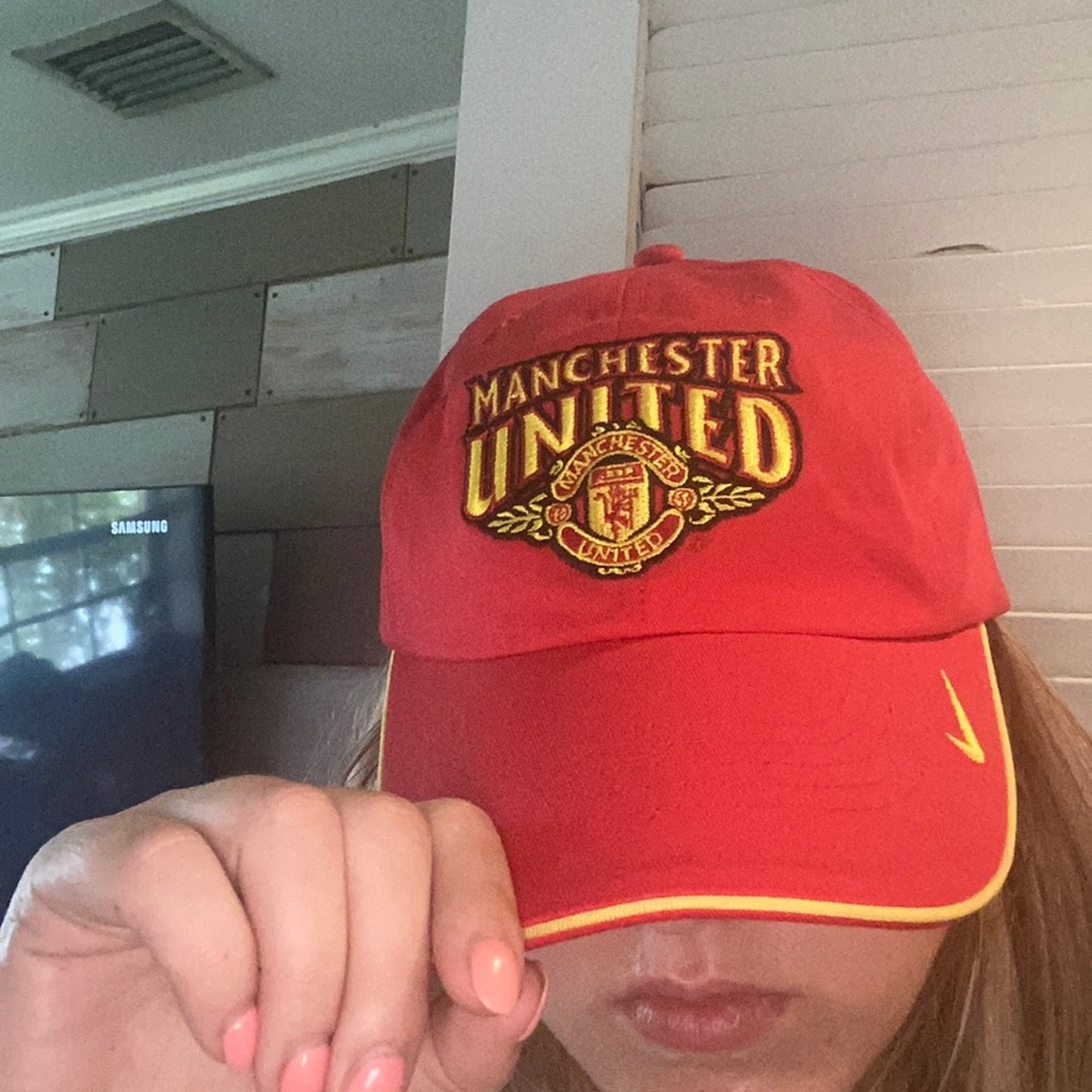 Nike • Red Manchester United Hat 2003 USA